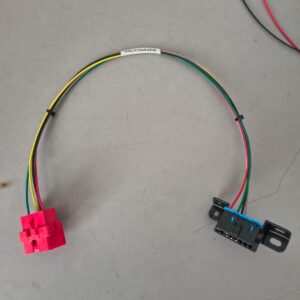 Cable conector eléctrico Volkswagen para instalación automotriz.